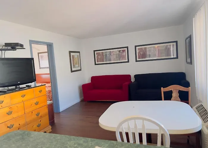 Shore Beach Houses - 52 - 405 Porter Avenue