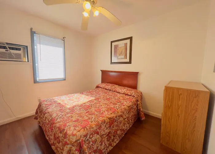 Shore Beach Houses - 52 - 405 Porter Avenue